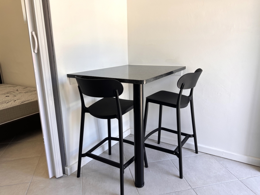 To Let 1 Bedroom Property for Rent in Flamingo Vlei Western Cape
